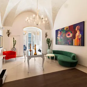palazzo-cavour.lecce-hotels.com/